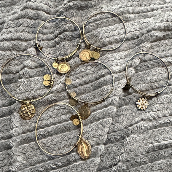Jewelry - Alex and Ani lot 6 bracelets